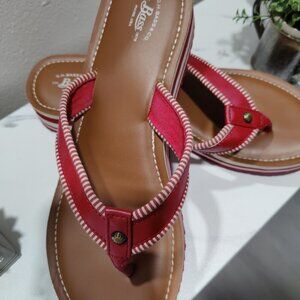 Bass Red sandals
